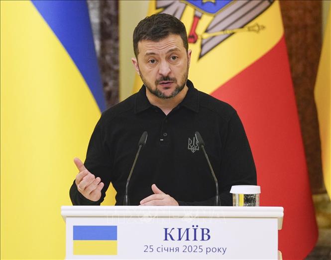Tổng thống Ukraine Volodymyr Zelensky trong cuộc họp báo ở Kiev ngày 25/1/2025. Ảnh: Kyodo/TTXVN