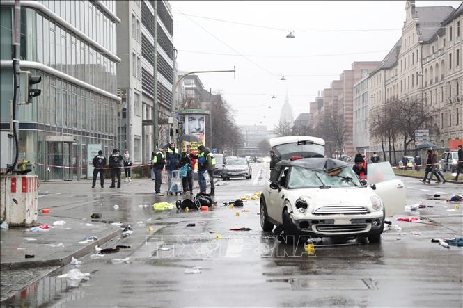 Ngày 13/2/2025, một xe ô tô bất ngờ lao vào đám đông tại thành phố Munich, Đức, khiến ít nhất 28 người bị thương. Tài xế đã bị bắt giữ ngay tại hiện trường. Theo cảnh sát thành phố Munich, nghi phạm là một thanh niên trẻ người Afghanistan. Thống đốc bang Bavaria Markus Söder cho biết vụ việc bị 