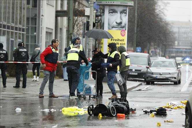 Ngày 13/2/2025, một xe ô tô bất ngờ lao vào đám đông tại thành phố Munich, Đức, khiến ít nhất 28 người bị thương. Tài xế đã bị bắt giữ ngay tại hiện trường. Theo cảnh sát thành phố Munich, nghi phạm là một thanh niên trẻ người Afghanistan. Thống đốc bang Bavaria Markus Söder cho biết vụ việc bị 