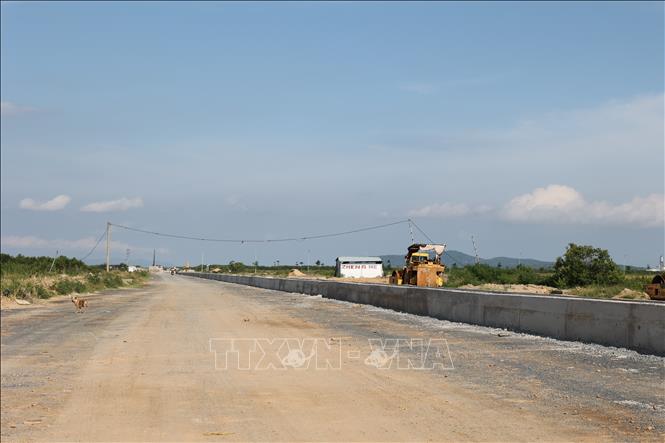 Dự án đường 991B đã nhiều lần được tỉnh Bà Rịa-Vũng Tàu gia hạn thời gian hoàn thành nhưng đến nay vẫn chậm tiến độ. Ảnh: Hoàng Nhị - TTXVN 