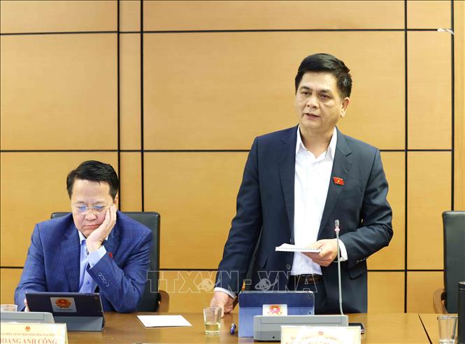 Đại biểu Quốc hội tỉnh Thái Nguyễn Lâm Thành phát biểu ý kiến. Ảnh: Phương Hoa – TTXVN