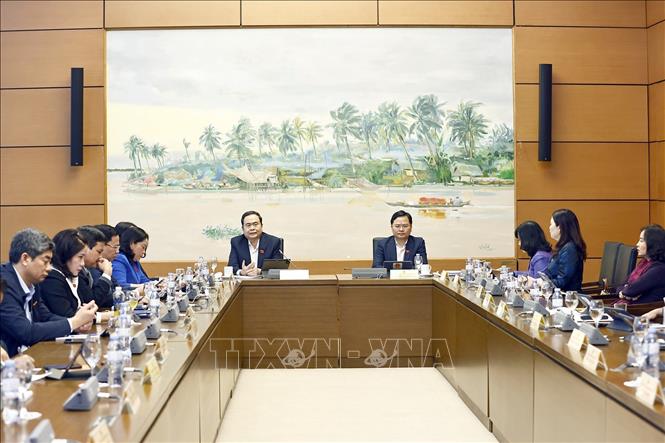 Chủ tịch Quốc hội Trần Thanh Mẫn, Đại biểu Quốc hội tỉnh Hậu Giang phát biểu. Ảnh: Doãn Tấn - TTXVN
