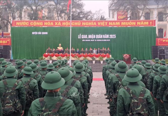 Hà Giang tổ chức Lễ giao, nhận quân năm 2025. Ảnh: Đức Thọ - TTXVN