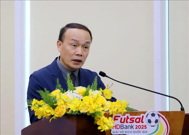 Ông Nguyễn Văn Phú, Tổng Thư ký Liên đoàn Bóng đá Việt Nam (VFF) phát biểu tại lễ công bố. Ảnh: Thanh Vũ-TTXVN