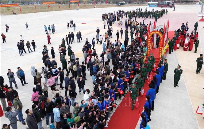 Các công dân của thị xã Mộc Châu tham gia nhập ngũ năm 2025. Ảnh: Quang Quyết - TTXVN