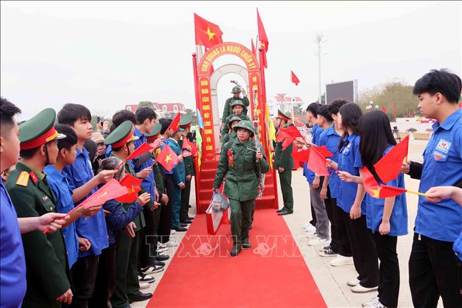 Các công dân của thị xã Mộc Châu tham gia nghĩa vụ quân sự năm 2025. Ảnh: Quang Quyết - TTXVN