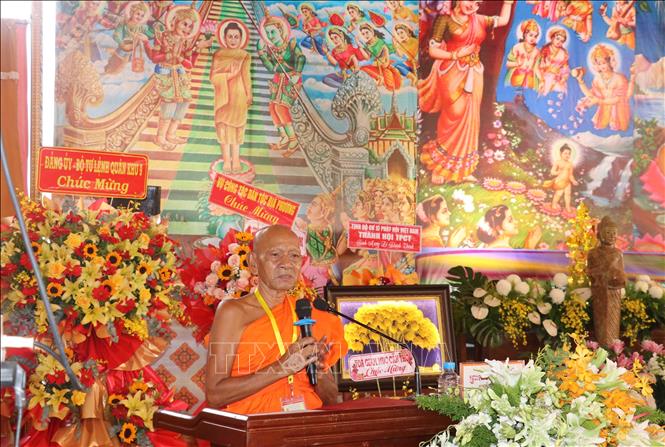 Hòa thượng Đào Như, Phó Chủ tịch Hội đồng Trị sự GHPGVN, Trưởng ban Trị sự GHPGVN TP. Cần Thơ, Viện trưởng Học viện Phật giáo Nam tông Khmer phát biểu. Ảnh: Ngọc Thiện- TTXVN