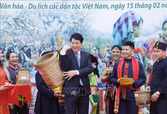 State President Luong Cuong attends the festival. VNA Photo