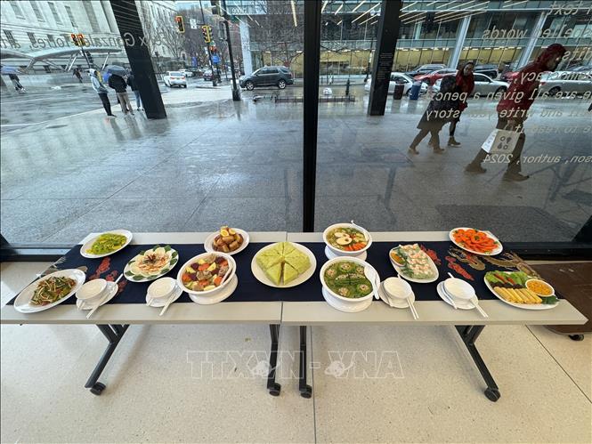 Celebrated chef Kevin Tien showcases classic Vietnamese Tet dishes. VNA Photo: Kiều Trang