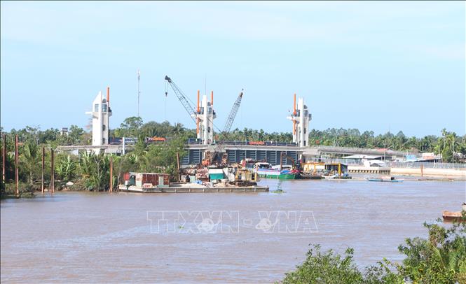 Cống âu thuyền Rạch Mọp nằm trên sông Rạch Mọp, vị trí giáp ranh của xã Nhơn Mỹ (huyện Kế Sách) và xã Song Phụng (huyện Long Phú) tỉnh Sóc Trăng. Ảnh: Tuấn Phi-TTXVN