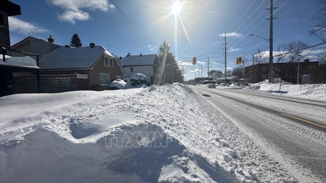 Lớp tuyết dày trên đường phố ở Ottawa. Ảnh: TTXVN phát