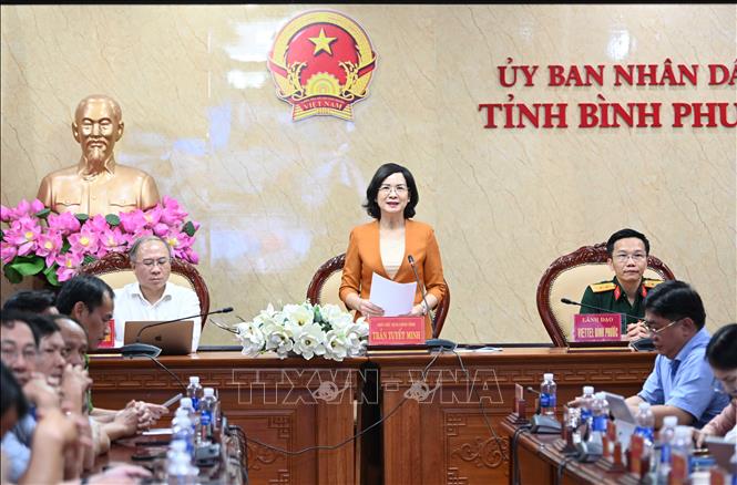 Phó Chủ tịch UBND tỉnh Bình Phước Trần Tuyết Minh phát biểu tại lễ công bố. Ảnh: Đậu Tất Thành - TTXVN
