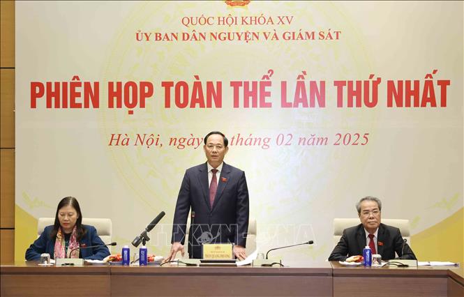 Phó Chủ tịch Quốc hội Trần Quang Phương phát biểu tại Phiên họp. Ảnh: Phương Hoa - TTXVN
