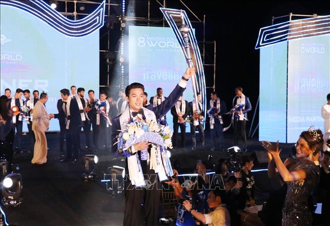 Nguyễn Hữu Hưng đăng quang Nam vương Du lịch Thế giới 2025 (Mister Tourism World 2025). Ảnh: Nguyễn Thành – TTXVN