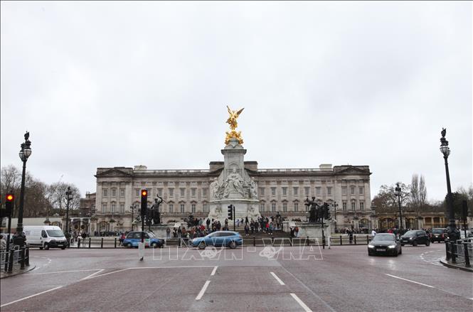 Quang cảnh phía trước Cung điện Buckingham. Ảnh: Hữu Tiến - PV TTXVN tại Anh