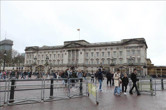 Cung điện Buckingham thu hút sự quan tâm đặc biệt của người dân Anh và du khách quốc tế. Ảnh: Hữu Tiến - PV TTXVN tại Anh
