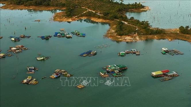 Twenty-nine households of the Se San fishing village earn their living from fishing and tourist services. VNA Photo: Khoa Chương