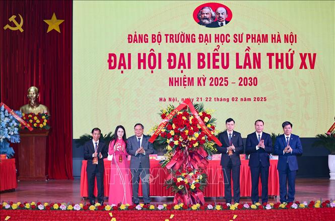 Phó Bí thư Thường trực Thành ủy Hà Nội Nguyễn Văn Phong đến dự và chúc mừng Đại hội. Ảnh: Thanh Tùng - TTXVN