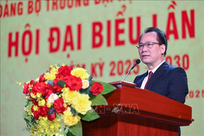 Bí thư Đảng ủy Khối các trường đại học, cao đẳng Hà Nội Nguyễn Thanh Sơn phát biểu chỉ đạo đại hội. Ảnh: Thanh Tùng - TTXVN