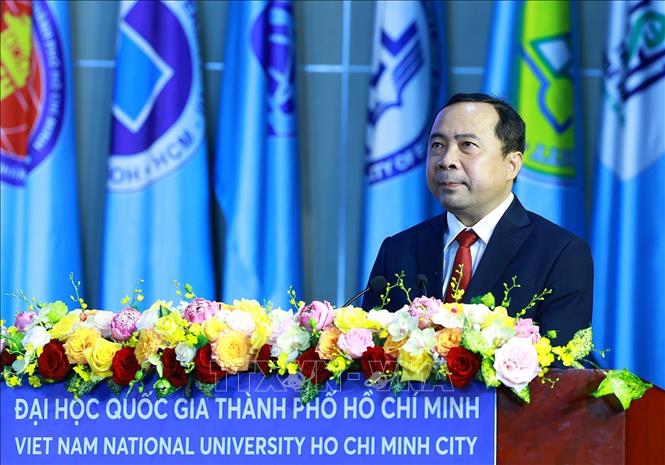 Phó Giáo sư, Tiến sĩ Vũ Hải Quân, Giám đốc Đại học Quốc gia Thành phố Hồ Chí Minh trình bày diễn văn kỷ niệm. Ảnh: Dương Giang-TTXVN 