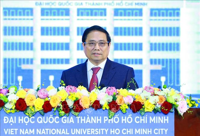 Thủ tướng Phạm Minh Chính phát biểu tại Lễ kỷ niệm 30 năm thành lập Đại học Quốc gia Thành phố Hồ Chí Minh. Ảnh: Dương Giang-TTXVN
