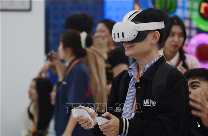 Học sinh, sinh viên trải nghiệm các ứng dụng công nghệ AI tại 