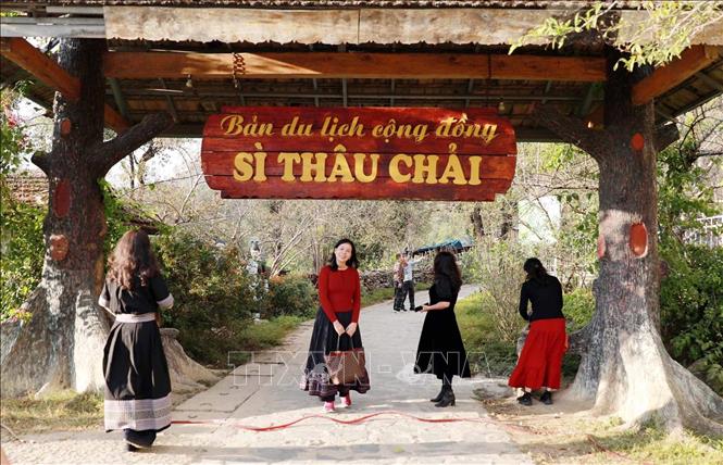 Những năm gần đây, Sì Thâu Chải là điểm thu hút đông đảo du khách trong và ngoài nước đến tham quan. Ảnh: Quý Trung - TTXVN