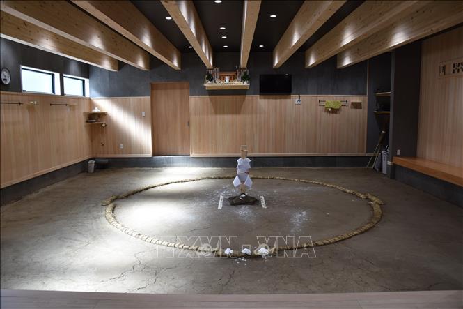 Sới vật Sumo được coi là nơi tôn nghiêm chỉ dành cho các vị thần và các võ sĩ Sumo. Ảnh: Nguyễn Tuyến - PV TTXVN tại Nhật Bản
