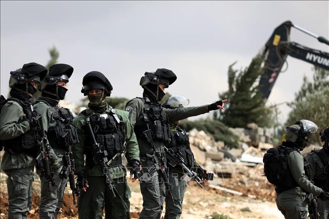 Binh sĩ Israel được triển khai tại thành phố Hebron, Bờ Tây. Ảnh: THX/TTXVN