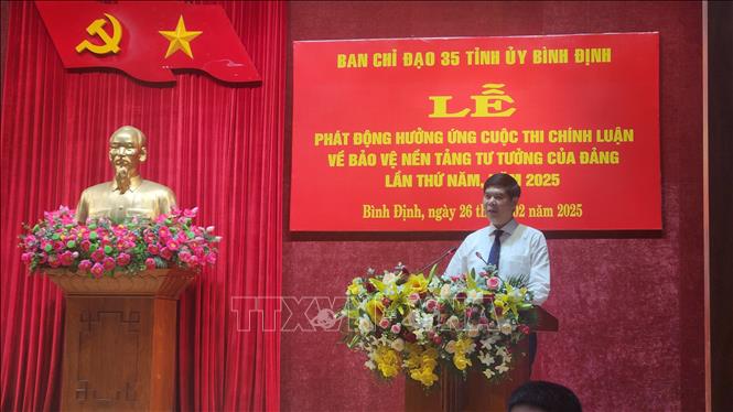 Phó Chủ tịch UBND tỉnh, Phó ban chỉ đạo 35, phát biểu tại buổi lễ hưởng ứng. Ảnh: Sỹ Thắng-TTXVN