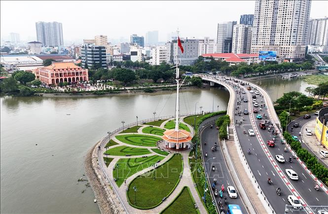 Bến Nhà Rồng nằm bên sông Sài Gòn, nối với quận 1 bằng cầu Khánh Hội. Ảnh: Hồng Đạt - TTXVN
