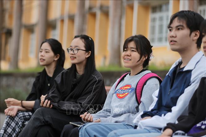 Một năm qua, cuộc sống bình thường mới của Thư như đã dần trở lại bình thường. Thư chia sẻ: Em có thể tham gia nhiều hoạt động tình nguyện, tham gia đội văn nghệ ở trường. Ảnh: Minh Quyết - TTXVN