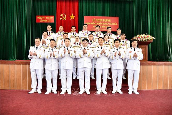 Quân nhân chuyên nghiệp tiêu biểu, xuất sắc. Ảnh: TTXVN phát
