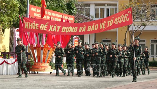 Các đơn vị tổ chức chạy tập thể để hưởng ứng Ngày chạy thể thao quân sự (CISM). Ảnh: Quốc Dũng - TTXVN