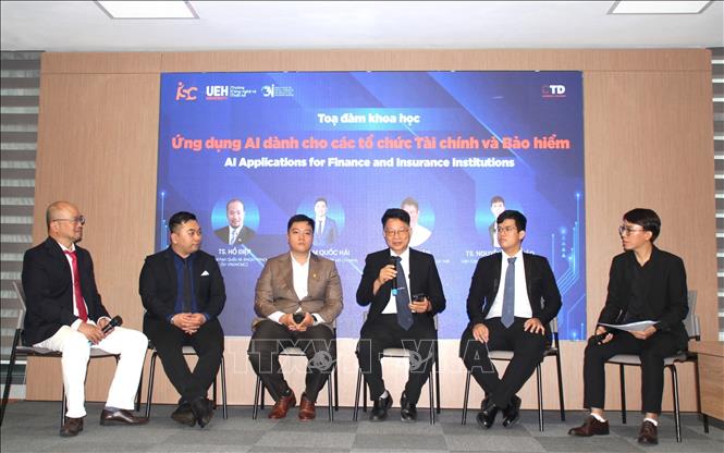 Các đại biểu tham gia phiên thảo luận tại tọa đàm. Ảnh: Mỹ Phương - TTXVN