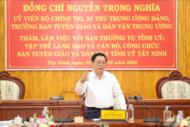 Trưởng Ban Tuyên giáo và Dân vận Trung ương Nguyễn Trọng Nghĩa phát biểu chỉ đạo. Ảnh: Giang Phương – TTXVN
