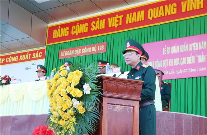 Đại tá Hoàng Ngọc Thanh, Phó Chính ủy Binh chủng Đặc công, phát biểu chỉ đạo tại buổi Lễ. Ảnh: Hoài Thu – TTXVN