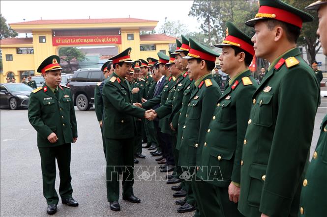 Đại tướng Phan Văn Giang thăm và kiểm tra tại Bệnh viện Quân y 7. Ảnh: Mạnh Tú - TTXVN