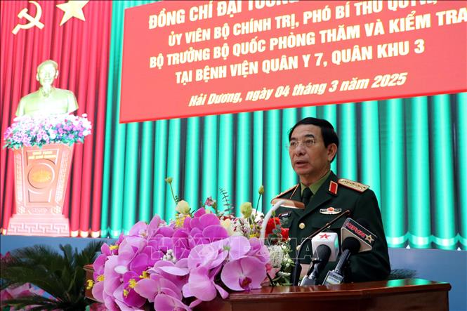 Đại tướng Phan Văn Giang phát biểu tại buổi làm việc với Bệnh viện Quân y 7. Ảnh: Mạnh Tú - TTXVN