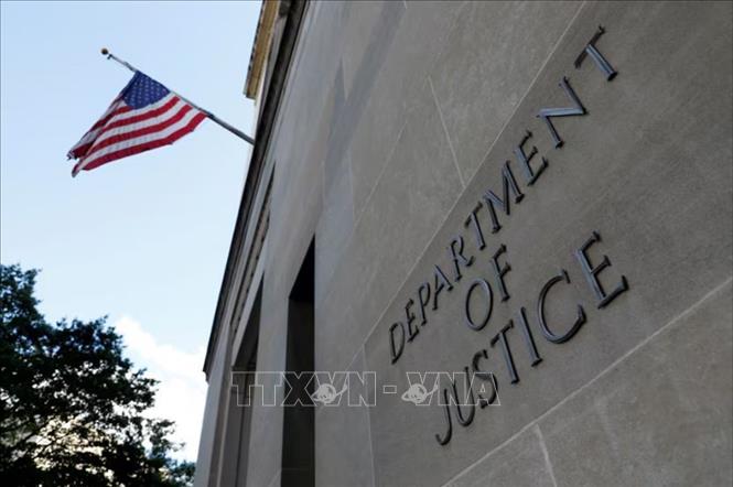 Quang cảnh bên ngoài trụ sở Bộ Tư pháp Mỹ ở Washington, DC. Ảnh: REUTERS/TTXVN