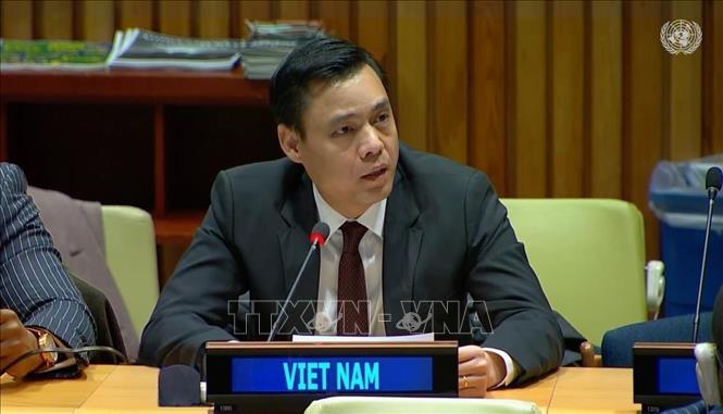 Permanent Representative of Vietnam to the UN Ambassador Dang Hoang Giang speaks at the meeting. VNA Photo/Photo by courtesy
