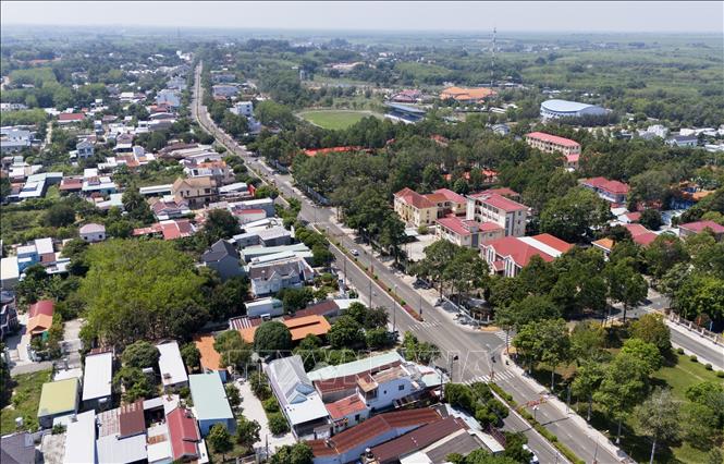 Dầu Tiếng thay da đổi thịt từng ngày, đã và đang trở thành một trong những địa phương có tốc độ phát triển năng động của tỉnh Bình Dương nói riêng và vùng Đông Nam Bộ nói chung. Ảnh: Hồng Đạt - TTXVN
