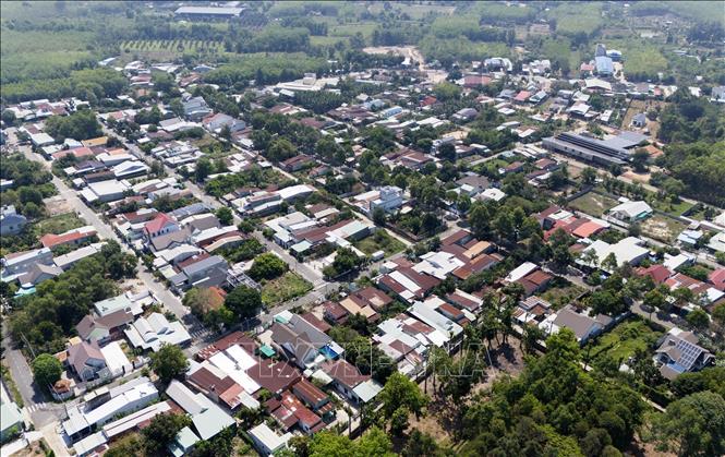 Khu dân cư trung tâm huyện Dầu Tiếng 50 năm sau ngày giải phóng (13/3/1975 - 13/3/2025). Ảnh: Hồng Đạt - TTXVN
