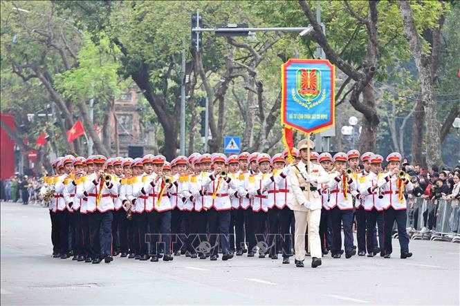 Phần biểu diễn nhạc kèn gây ấn tượng với người dân và du khách. Ảnh: Minh Đức - TTXVN