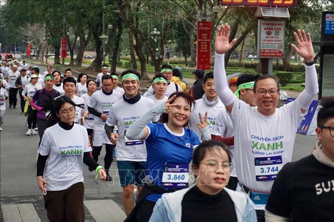 People take part in the running event. VNA Photo: Trần Việt