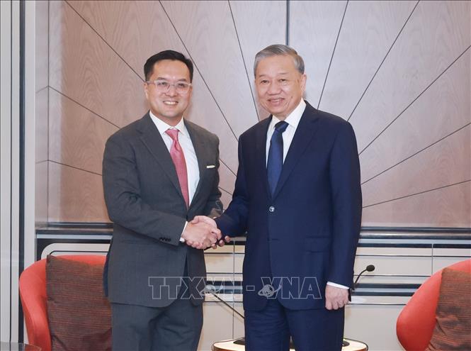 Party General Secretary To Lam receives CEO of GoTo Group Patrick Walujo. VNA Photo: Thống Nhất
