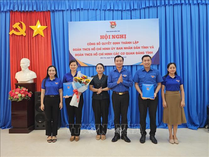 Ban Thường vụ Tỉnh đoàn Bến Tre công bố  thành lập và chỉ định Ban Chấp hành Đoàn TNCS Hồ Chí Minh các cơ quan Đảng tỉnh. Ảnh: Chương Đài - TTXVN