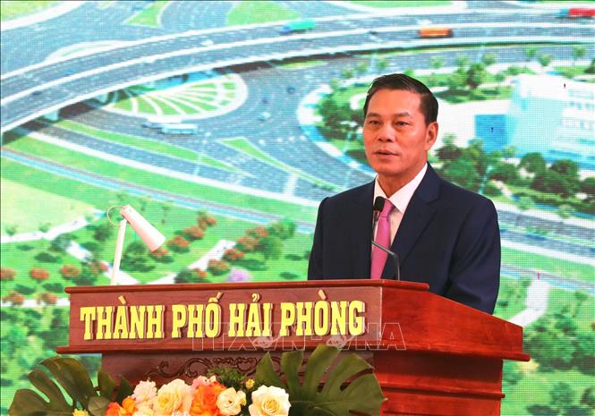 Chủ tịch UBND thành phố Hải Phòng Nguyễn Văn Tùng phát biểu tại lễ khởi công Dự án. Ảnh: Hoàng Ngọc - TTXVN