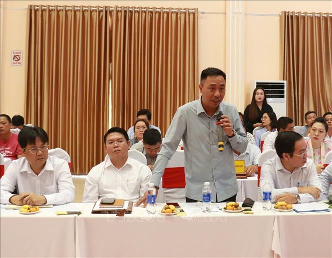 Đại diện Tập đoàn T&T phát biểu ý kiến tại buổi đối thoại. Ảnh: Bùi Giang - TTXVN