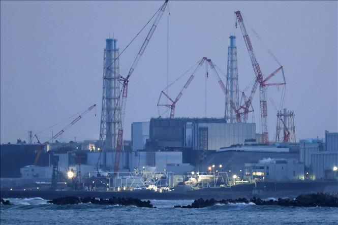 Nhà máy điện hạt nhân Fukushima Daiichi bị hư hại sau thảm họa động đất - sóng thần 2011, tại Namie, tỉnh Fukushima, Nhật Bản, ngày 10/3/2025. Ảnh: Kyodo/TTXVN